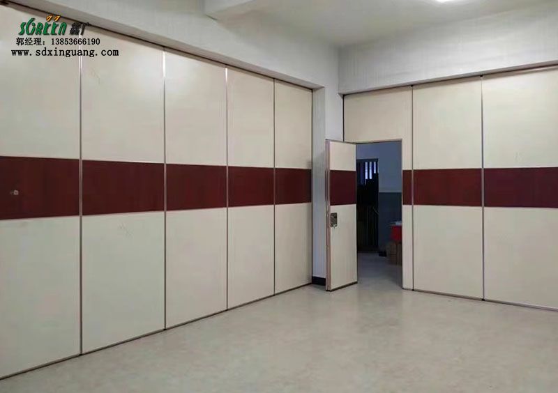 山東鑫廣酒店移動隔斷門 隔音墻 飯店包間 活動隔斷折疊屏風